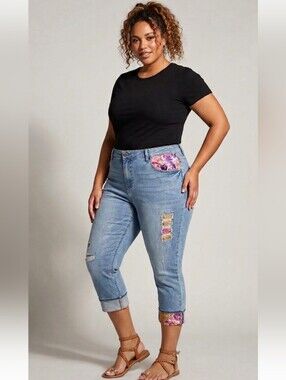 Chicos  Girlfriend Ankle Jeans So Slimming Floral Embroidered Cuffed Hem Size 4R